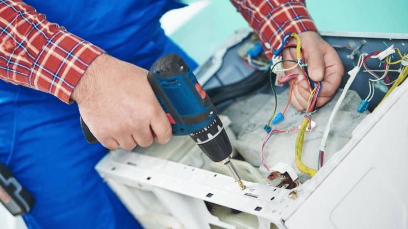 Güzelbahçe Amana Amana çamaşır makinesi kart tamiri – Su almama arızası orijinal parça ile giderildi. - Teknik servis örneği